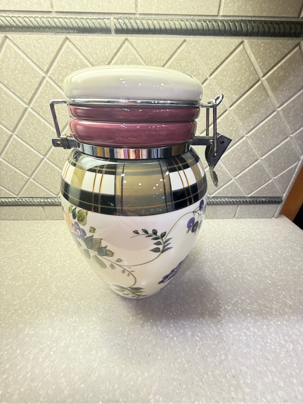 Oneida Large Canister